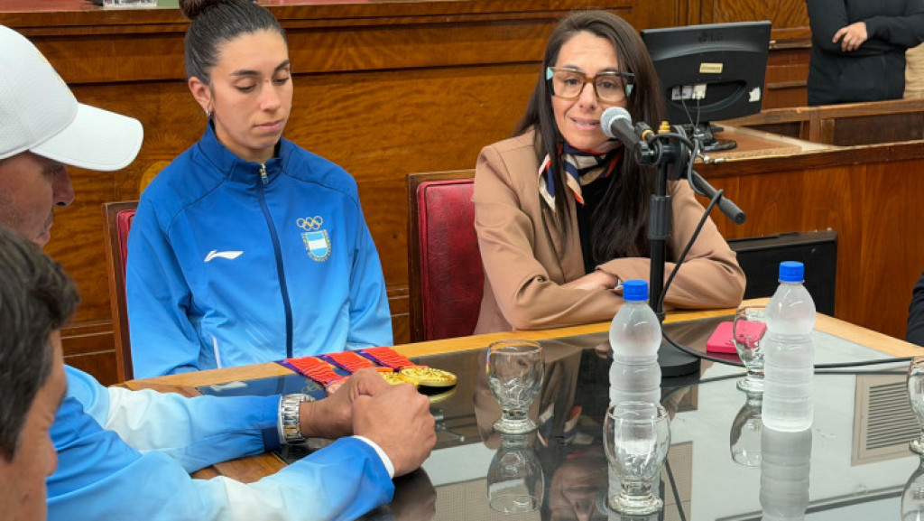 Reconocimiento para la atleta marplatense Micaela Levaggi, poseedora de marcas notables en el atletismo sudamericano
