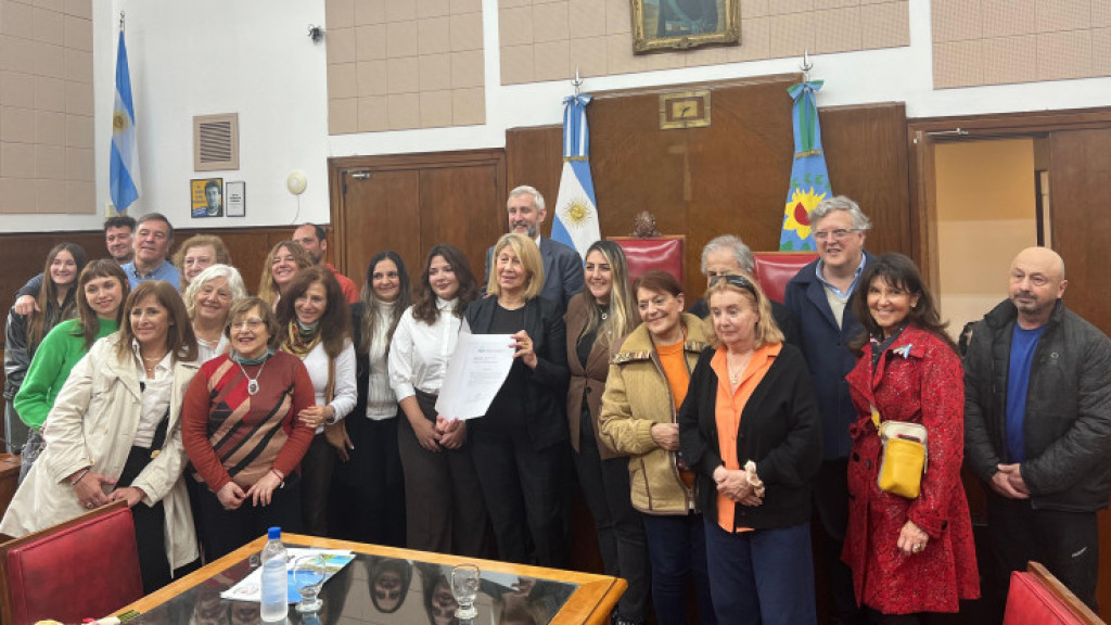 El Concejo declaró “de interés” las actividades organizadas por el Círculo Sardos Unidos en conmemoración del centenario del Premio Nobel de Literatura otorgado a la escritora italiana Grazia Deledda